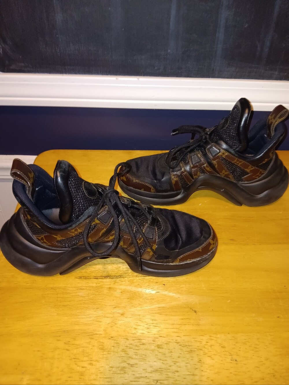 Louis Vuitton Monogram Archlight Sneakers Size 9 - Picture 2 of 7